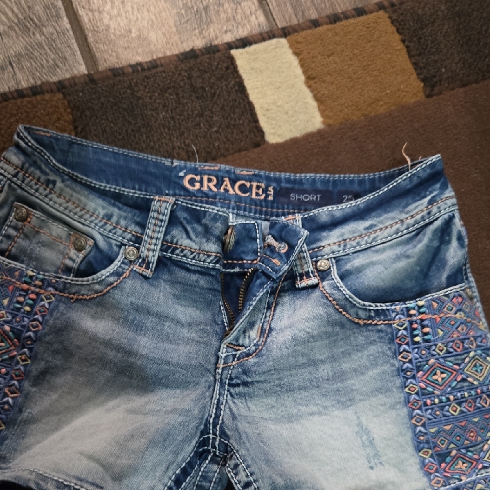 Grace Denim Shorts with Colorful Embroidery